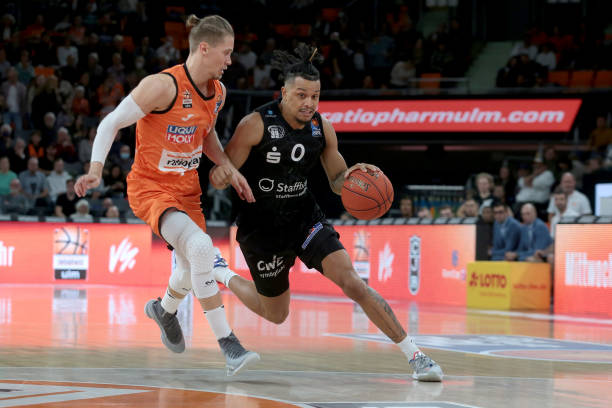 成了他个人 成了他个人