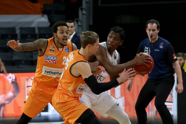 变阵和人员 变阵和人员